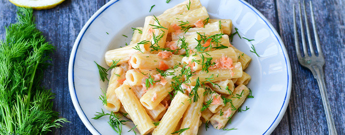 La ricetta della pasta con il salmone e le sue varianti più gustose
